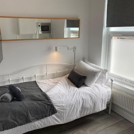 Stylish Studios By Luxestays Shepherds Bush Londra Exterior foto