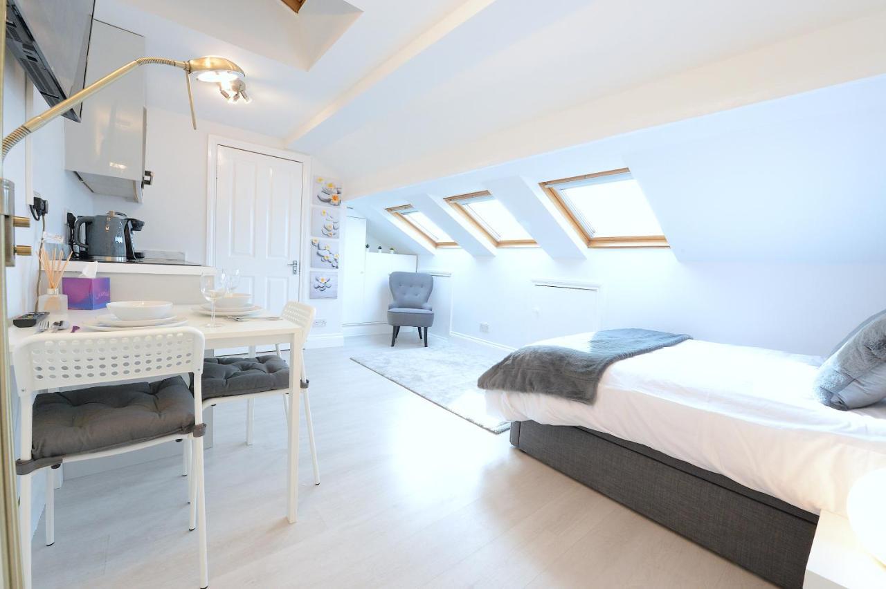 Stylish Studios By Luxestays Shepherds Bush Londra Exterior foto