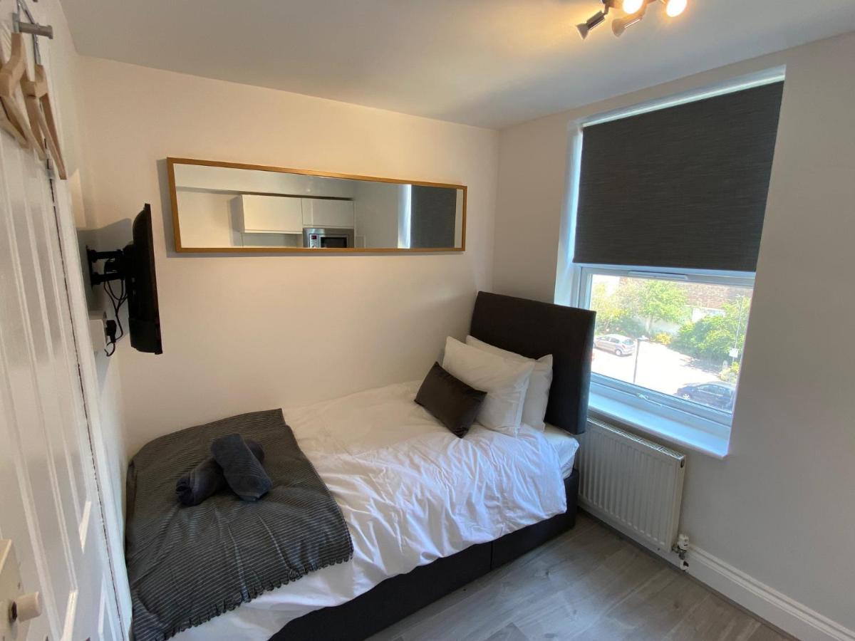 Stylish Studios By Luxestays Shepherds Bush Londra Exterior foto